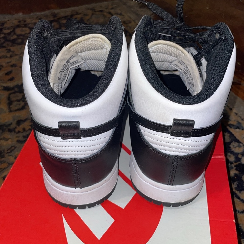 Nike Dunks “Panda” - Picture 4 of 5